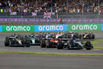 Foto zur News: George Russell (Mercedes), Carlos Sainz (Ferrari), Lewis Hamilton (Mercedes) und Fernando Alonso (Aston Martin)
