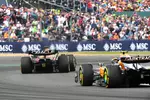 Foto zur News: Max Verstappen (Red Bull) und Lando Norris (McLaren)