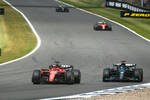 Foto zur News: Charles Leclerc (Ferrari) und George Russell (Mercedes)