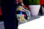 Foto zur News: Helm von Daniel Ricciardo (AlphaTauri)