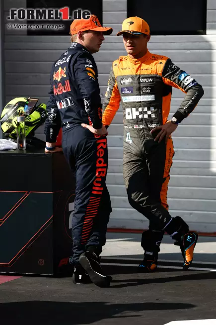 Foto zur News: Lando Norris (McLaren) und Max Verstappen (Red Bull)