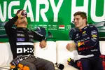 Foto zur News: Lando Norris (McLaren) und Max Verstappen (Red Bull)