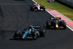 Foto zur News: Fernando Alonso (Aston Martin), Sergio Perez (Red Bull) und Nico Hülkenberg (Haas)