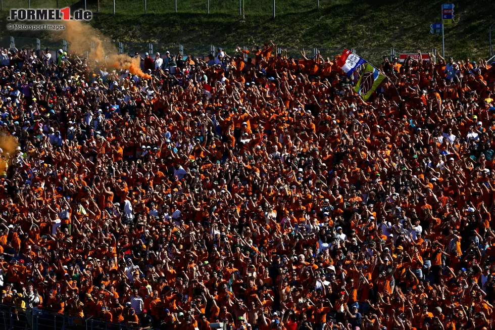 Foto zur News: Fans von Max Verstappen (Red Bull)