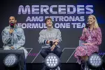 Foto zur News: Lewis Hamilton (Mercedes) und George Russell (Mercedes)