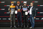 Foto zur News: Oscar Piastri (McLaren), Max Verstappen (Red Bull) und Pierre Gasly (Alpine) mit Jacky Ickx