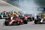 Foto zur News: Charles Leclerc (Ferrari), Sergio Perez (Red Bull), Carlos Sainz (Ferrari) und Oscar Piastri (McLaren)