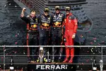 Foto zur News: Sergio Perez (Red Bull), Max Verstappen (Red Bull) und Charles Leclerc (Ferrari)