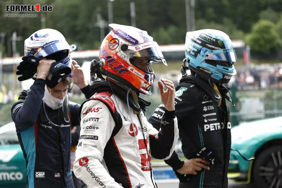 Foto zur News: Alexander Albon (Williams), Nico Hülkenberg (Haas) und George Russell (Mercedes)