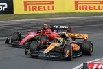 Foto zur News: Carlos Sainz (Ferrari) und Lando Norris (McLaren)