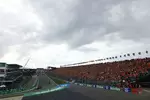 Foto zur News: Carlos Sainz (Ferrari) und Sergio Perez (Red Bull)