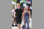 Foto zur News: Oscar Piastri (McLaren) mit Lily Zneimer