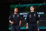 Foto zur News: Lewis Hamilton (Mercedes) und George Russell (Mercedes)