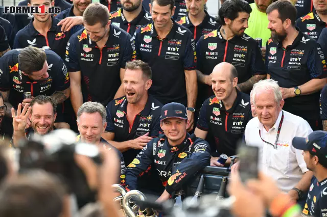 Foto zur News: Formel-1-Liveticker: Vettel fährt 