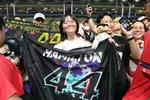 Foto zur News: Fans von Lewis Hamilton (Mercedes)