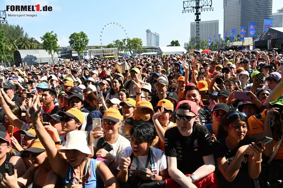 Foto zur News: Fans in Singapur