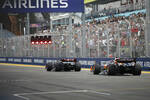 Foto zur News: George Russell (Mercedes) und Oscar Piastri (McLaren)