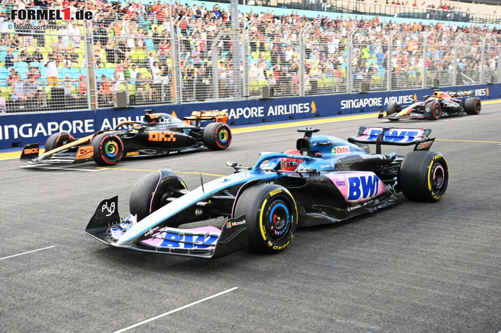 Foto zur News: Esteban Ocon (Alpine) und Oscar Piastri (McLaren)