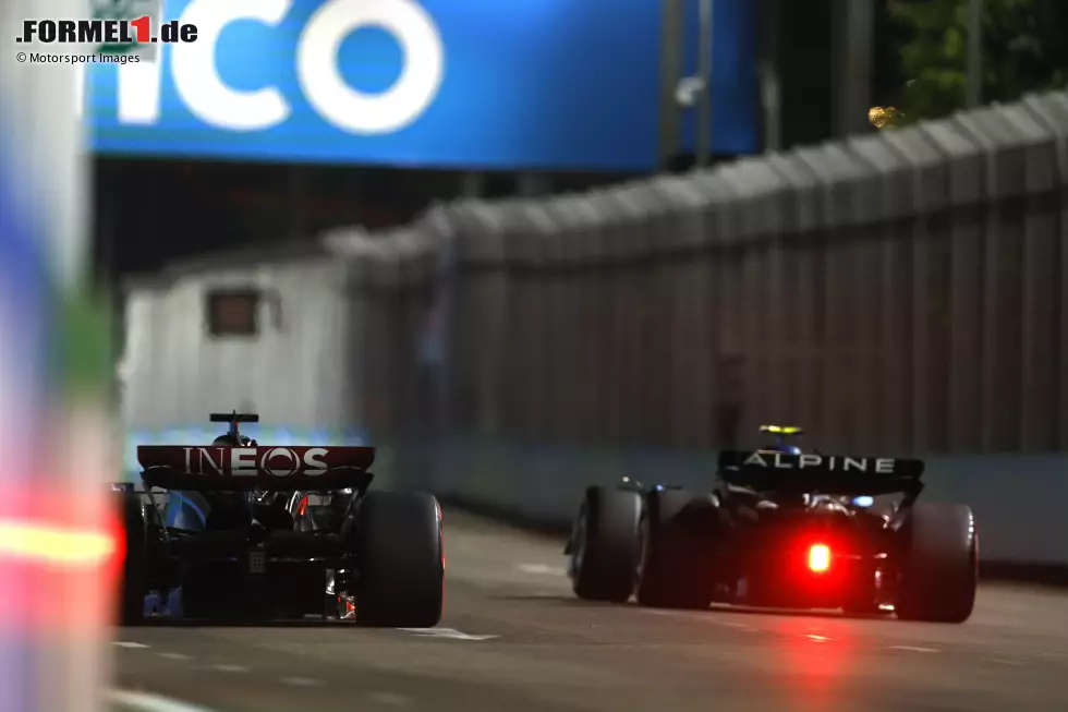 Foto zur News: Pierre Gasly (Alpine) und George Russell (Mercedes)