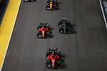 Foto zur News: Carlos Sainz (Ferrari), Charles Leclerc (Ferrari), George Russell (Mercedes) und Lando Norris (McLaren)