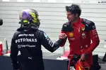 Foto zur News: Lewis Hamilton (Mercedes) und Carlos Sainz (Ferrari)