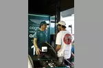 Foto zur News: Fernando Alonso (Aston Martin) und Sebastian Vettel