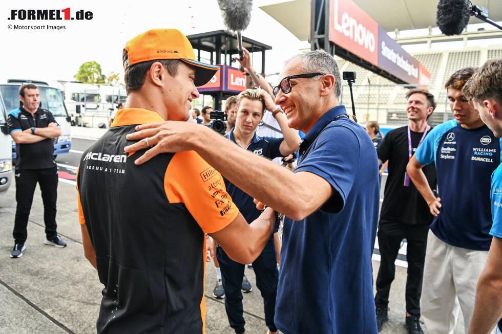 Foto zur News: Lando Norris (McLaren) und Stefano Domenicali