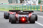 Foto zur News: Charles Leclerc (Ferrari), Carlos Sainz (Ferrari) und Liam Lawson (AlphaTauri)