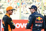 Foto zur News: Lando Norris (McLaren) und Max Verstappen (Red Bull)