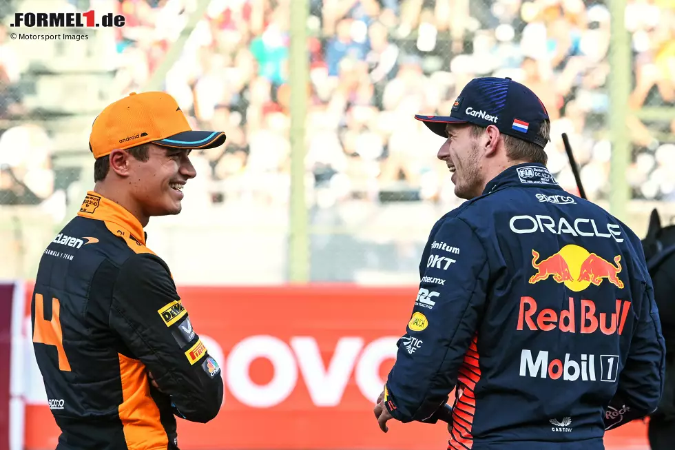 Foto zur News: Lando Norris (McLaren) und Max Verstappen (Red Bull)