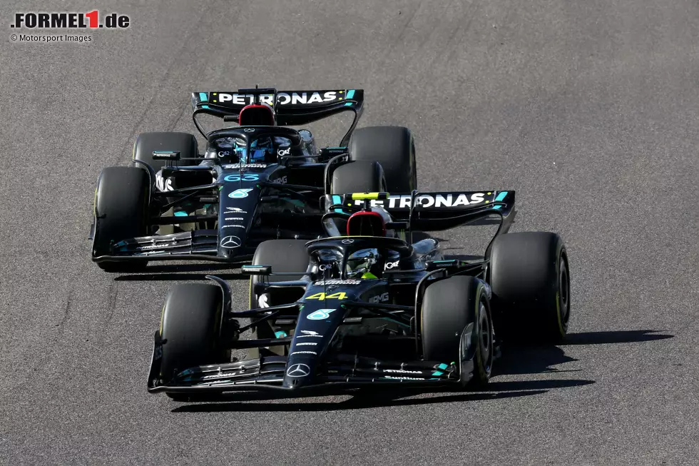 Foto zur News: Lewis Hamilton (Mercedes) und George Russell (Mercedes)