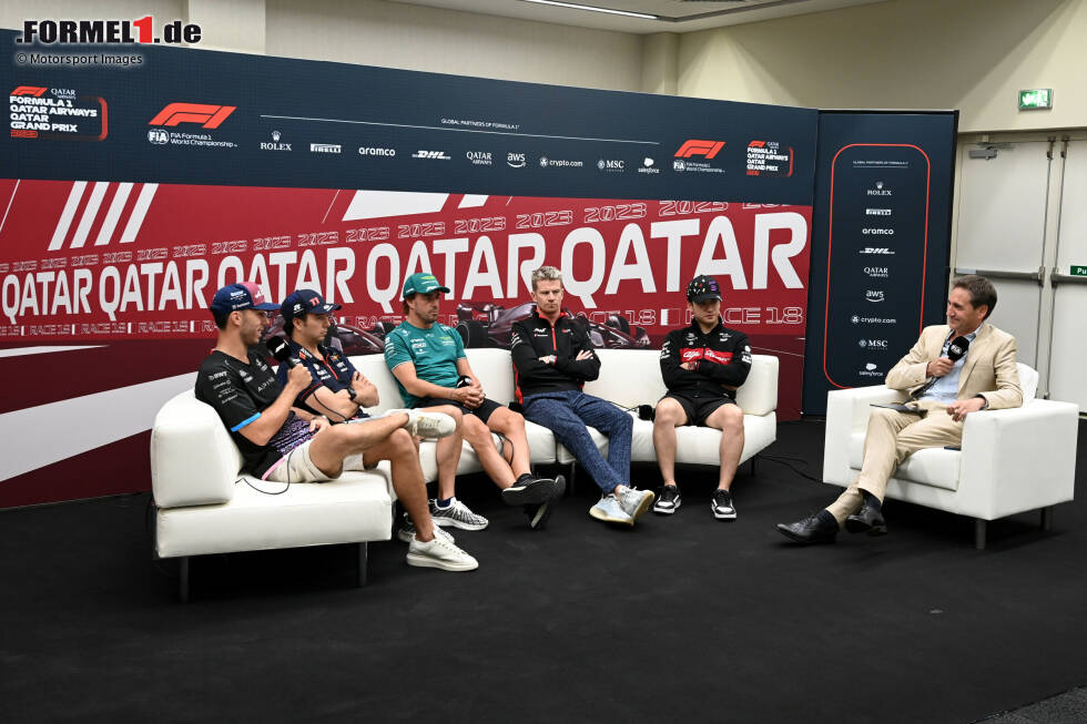 Foto zur News: Guanyu Zhou (Alfa Romeo), Pierre Gasly (Alpine), Sergio Perez (Red Bull), Fernando Alonso (Aston Martin) und Nico Hülkenberg (Haas)