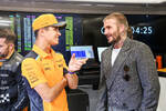 Foto zur News: Lando Norris (McLaren) mit David Beckham