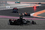 Foto zur News: Lewis Hamilton (Mercedes), George Russell (Mercedes) und Lando Norris (McLaren)