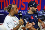 Foto zur News: Lewis Hamilton (Mercedes) und Daniel Ricciardo