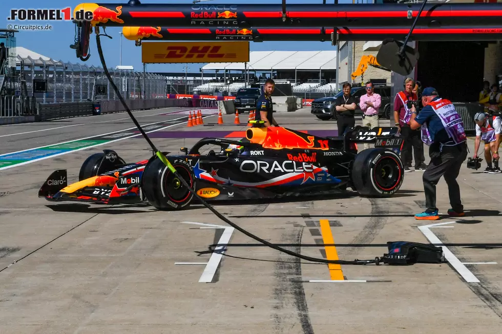 Foto zur News: Sergio Perez (Red Bull)