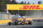 Foto zur News: George Russell (Mercedes), Oscar Piastri (McLaren) und Nico Hülkenberg (Haas)