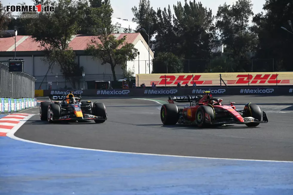 Foto zur News: Carlos Sainz (Ferrari) und Max Verstappen (Red Bull)