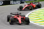 Foto zur News: Charles Leclerc (Ferrari) und Carlos Sainz (Ferrari)