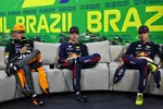 Foto zur News: Lando Norris (McLaren), Max Verstappen (Red Bull) und Sergio Perez (Red Bull)