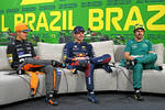 Foto zur News: Lando Norris (McLaren), Max Verstappen (Red Bull) und Fernando Alonso (Aston Martin)