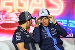 Foto zur News: Alexander Albon (Williams) und Sergio Perez (Red Bull)