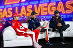 Foto zur News: Max Verstappen (Red Bull), Sergio Perez (Red Bull) und Charles Leclerc (Ferrari)