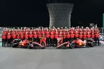 Foto zur News: Ferrari-Gruppenfoto