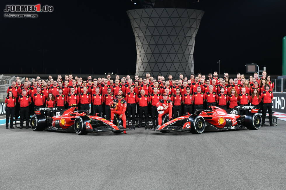 Foto zur News: Ferrari-Gruppenfoto