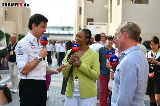 Foto zur News: Formel-1-Liveticker: Ocon Schnellster beim Test - Russell crasht