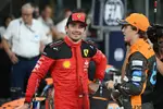 Foto zur News: Charles Leclerc (Ferrari) und Oscar Piastri (McLaren)