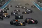 Foto zur News: Max Verstappen (Red Bull), Charles Leclerc (Ferrari), Oscar Piastri (McLaren), Lando Norris (McLaren) und George Russell (Mercedes)