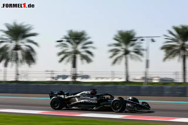 Foto zur News: Formel-1-Liveticker: Ocon Schnellster beim Test - Russell crasht