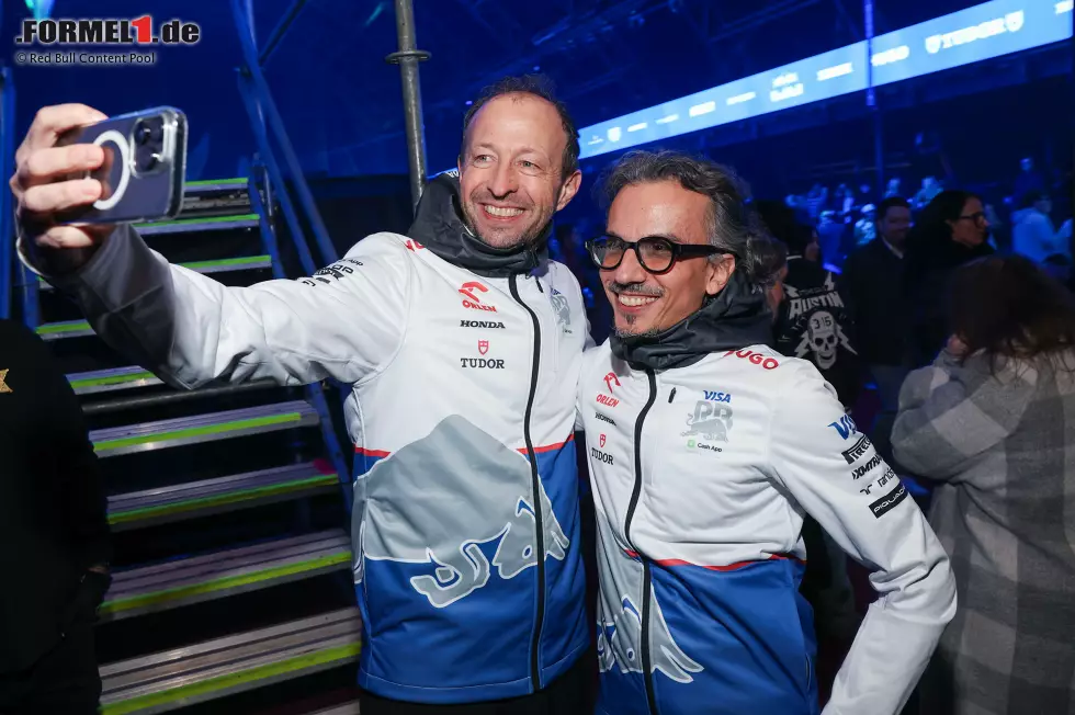 Foto zur News: CEO Peter Bayer mit Teamchef Laurent Mekies (Racing Bulls)